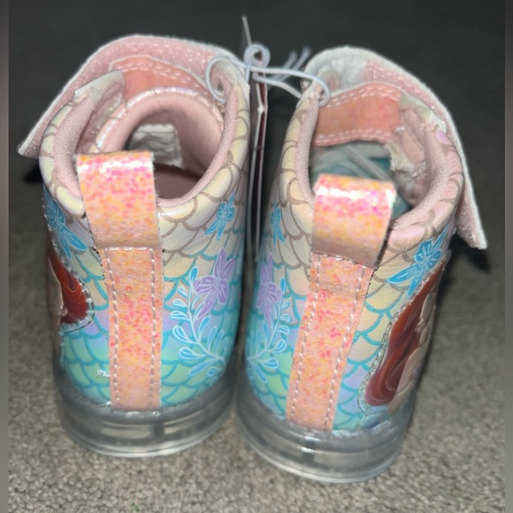 NWT Disney Princess The Little Mermaid Youth size 6 Light-Up High Top Sneakers - Picture 6 of 8